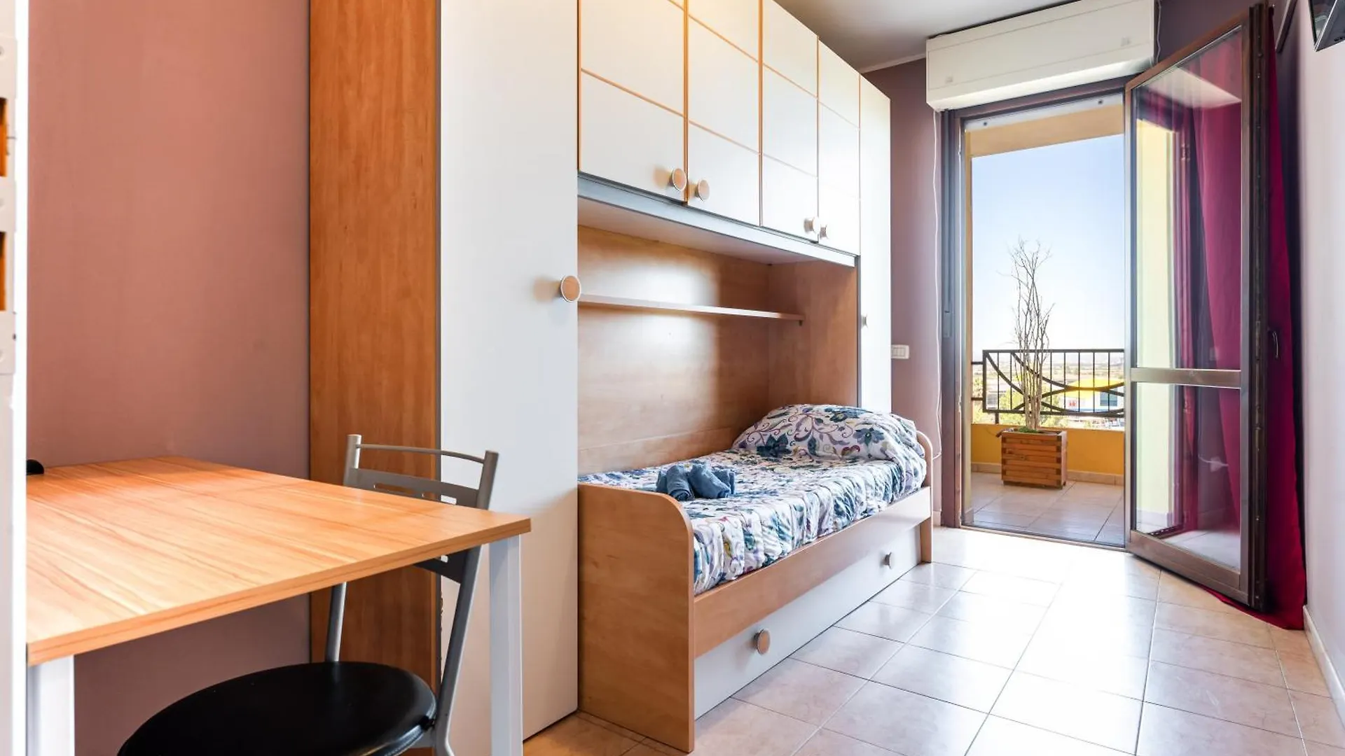 Casa Vacanze Della Corte Sestu 0*,  意大利